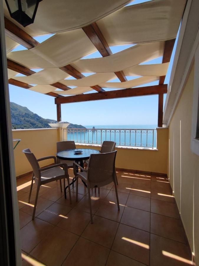 Alexandra Natalia * Agios Gordios (Corfu)